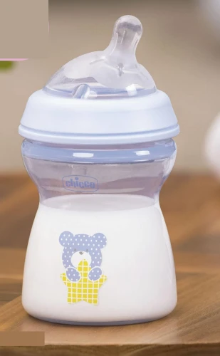 CHICCO NaturalFeeling butelka 250 ml 3 m+ średni przepływ